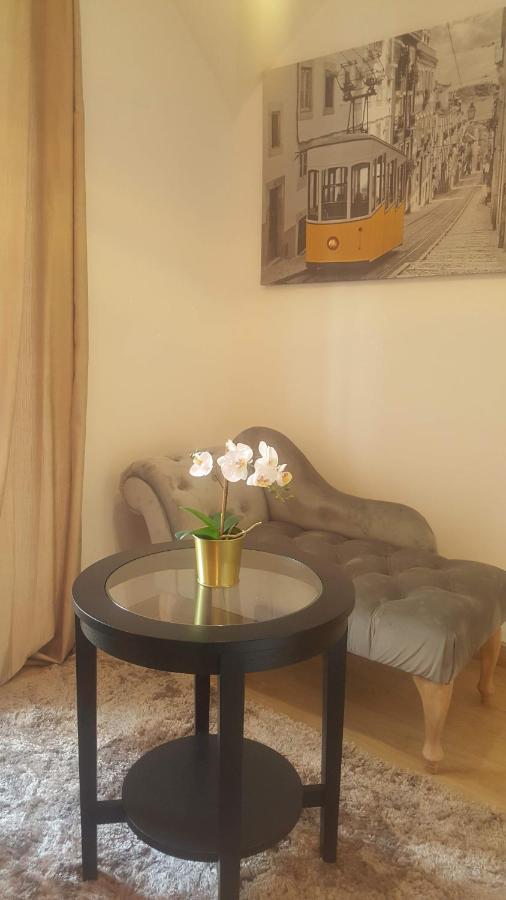 Olival Home- Feels Like * Lissabon